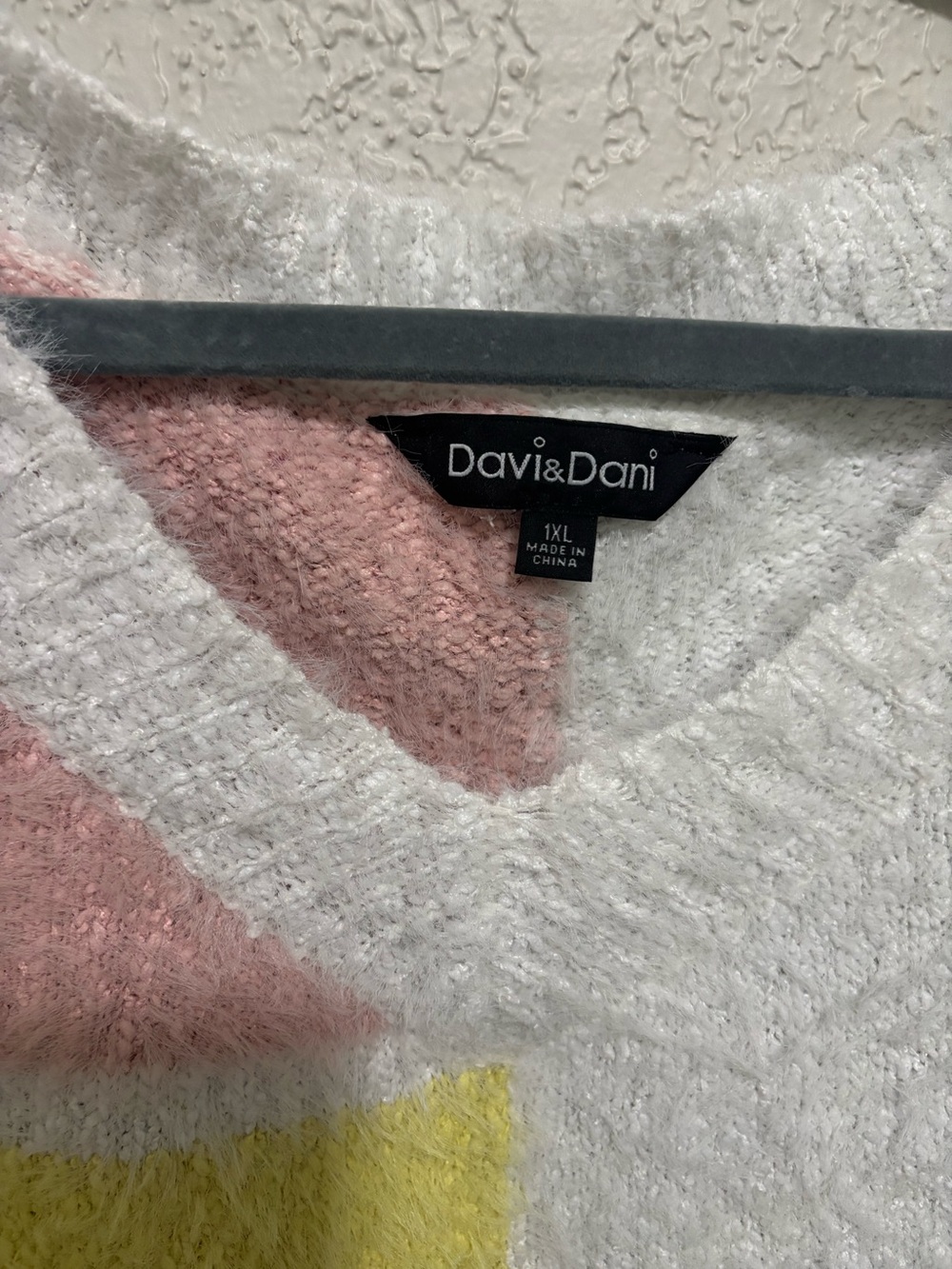 Colorblock Sweater - Picture 2 of 3